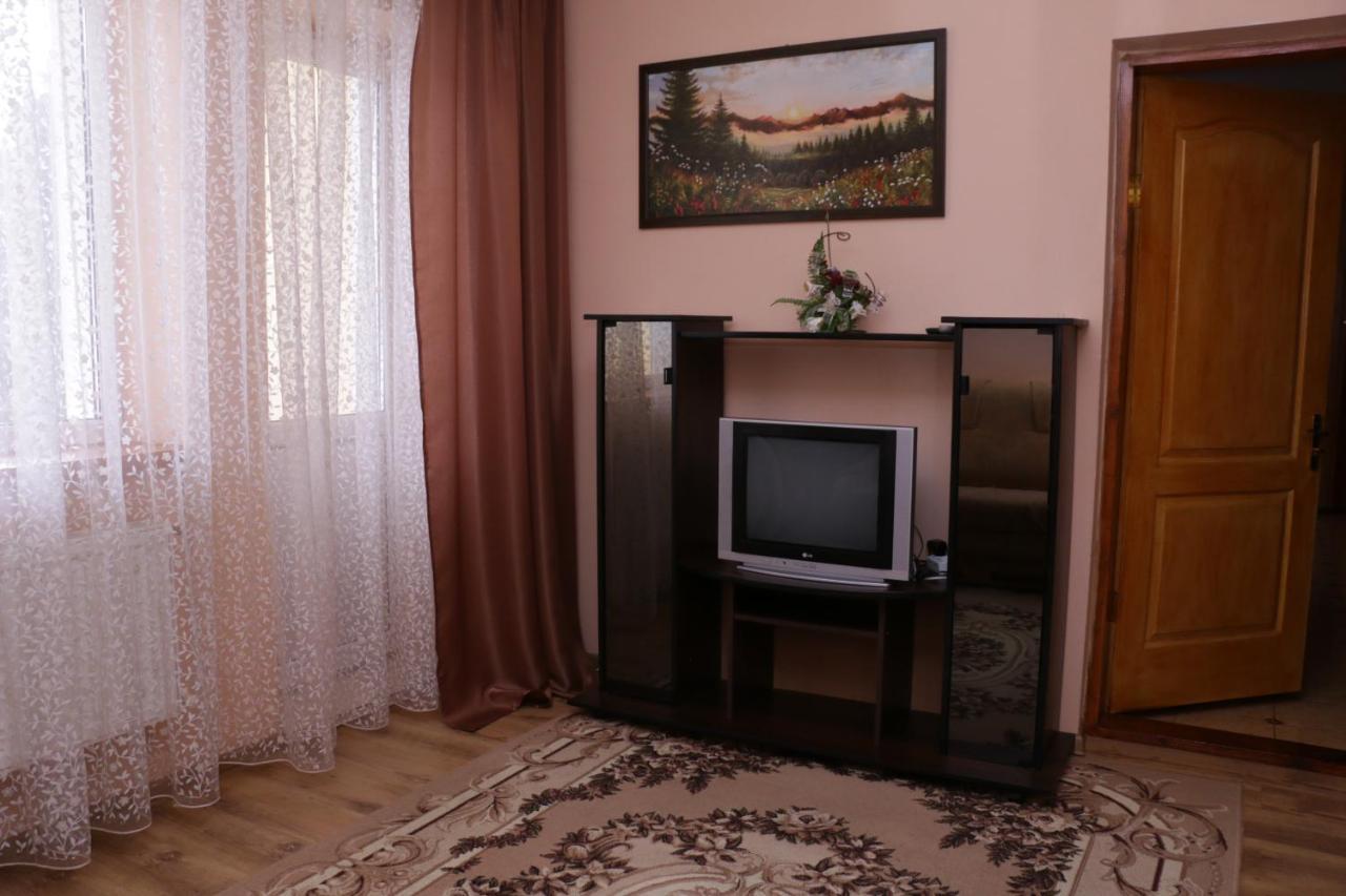 Karpatskyi Maetok Hotell Slavske Exteriör bild