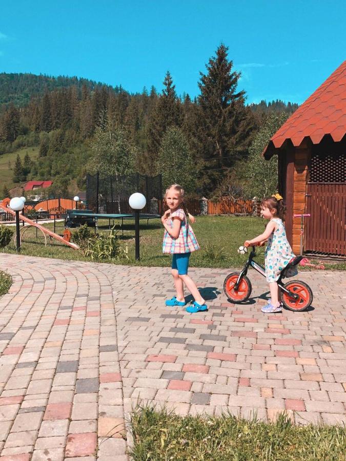 Karpatskyi Maetok Hotell Slavske Exteriör bild