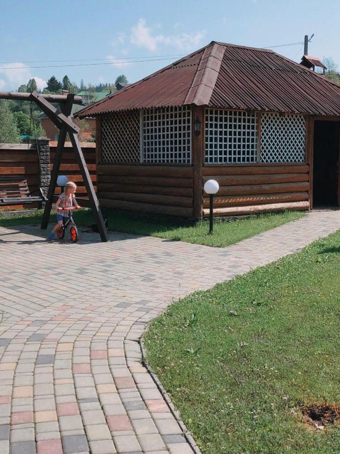 Karpatskyi Maetok Hotell Slavske Exteriör bild